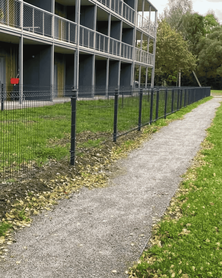 Korterelamu terrasside, vaheseinte ja aia ehitus